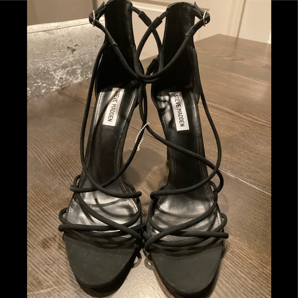 Steve Madden Strapped sandals